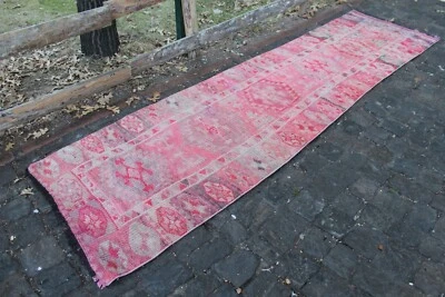 Alfombra de corredor tejida a mano vintage turca rosa 111"x30", 282x76 cm Foto 1 de 4