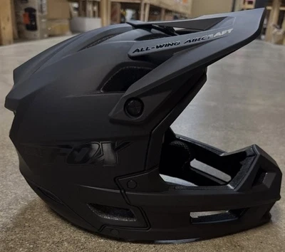 Casco completo de bicicleta de montaña Batfox en negro mate. Talla mediana-Nueva Foto 1 de 4