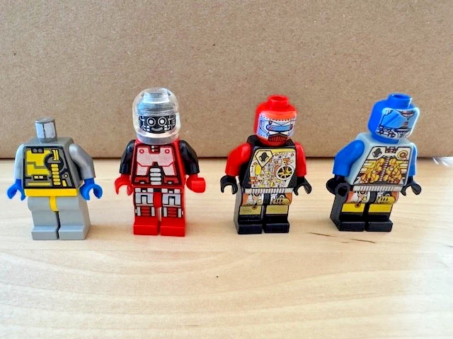 Lego Space UFO Droid Alien Conquest Minifigure Lot (5) - Image 1 of 4