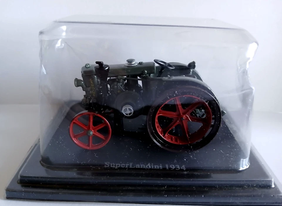 DIE CAST MODELLINO TRATTORE SUPERLANDINI 1943-  SCALA 143 - Immagine 1 di 1