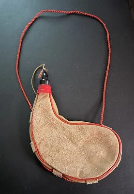 Bota de vino española de cuero Foto 1 de 3