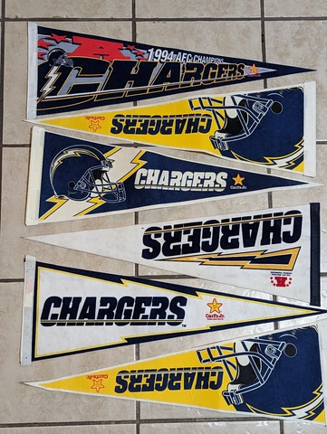 LOT 6 VTG San Diego Chargers Pennant Banner 1994 1992 AFC CHampions with Bag Cover