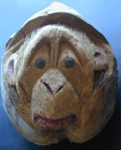 ARTISTICALLY HANDCARVED COCONUT MONKEY FACE 70+ YRS OLD 1 LB 4 OZ FREE SHIPPING - Picture 1 of 7