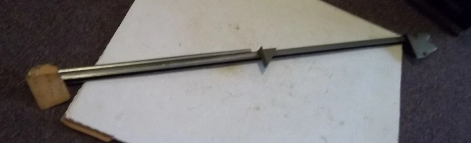 1961 AMC RAMBLER CLASSIC AMBASSADOR REAR DOOR GLASS CHANNEL RIGHT REAR DOOR NOS - Image 1 of 1