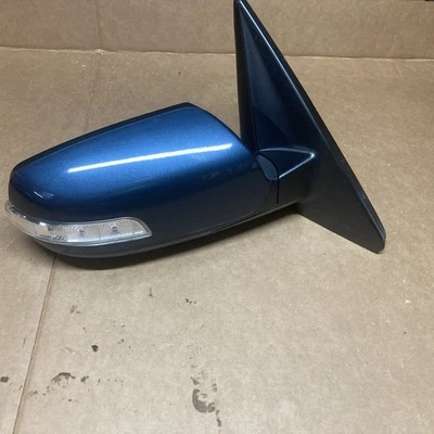 2011 - 2015 Kia Sorento Passenger RH Right 7 Wire Signal Mirror OEM Blue - Image 1 of 4