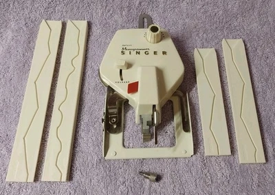 Vintage Singer Deluxe Monogrammer 171276 Slant Needle Zig Zag Guides Manual - Image 1 of 4