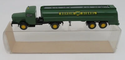 WIKING HO 1/87 TRUCK CAMION CITERNE BÜSSING 8000 BENZIN BP DIESEL IN BOX #26882 - Photo 1/4
