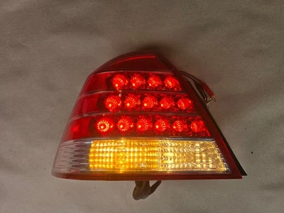 Conjunto de luces traseras LED Mercury Montego 2005 2006 2007 lado izquierdo del conductor usado Foto 1 de 4