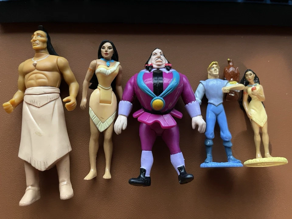 Lote de juguetes vintage 1995 Mattel Disney Pocahontas Foto 1 de 4
