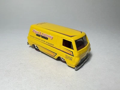 Furgoneta Dodge A100 66 suelta Hot Wheels de 2020 cena de convención de coleccionistas.  Foto 1 de 4