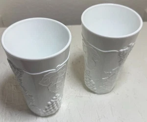 Vintage West Mareland White Milk Glass Harvest Grapes Vines Drinking Tumbler x2 - Picture 1 of 2