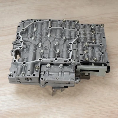 Corpo da válvula com solenóide TCM 31705-X132B RE7R01A para 2014 2015 Infinity Q50 3.7 - Imagem 1 de 4