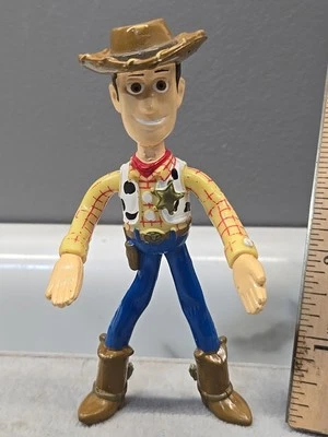 Boneco de ação dobrável Woody Toy Story Disney Pixar 4,5” brinquedo plástico  - Imagem 1 de 4