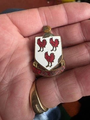 GB; Vintage Queen Elizabeth's Grammar School Enamel Pin Badge, Ashbourne - Image 1 of 3