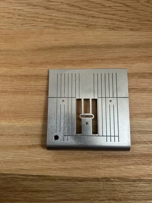 Bernina 缝纫机 1630 Inspiration Plus 仅喉盘 — 第 1/2 张图片