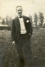 BC196 Original Vintage Photo MAN SMOKING CIGARETTE, MIDDLE PART, SUIT c 1900's