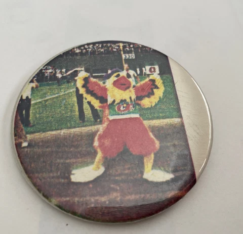 VTG San Diego Chicken 1979 Baseball Padres 70s MLB MASCOT RARE SHIRT BUTTON PIN Cover