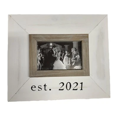 Marco de fotos de madera Mud Pie Wedding Collection EST 2021 para imagen de 4" x 6" WP66Q Foto 1 de 4