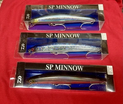 Lot of 3 - Daiwa SP Minnow, 6 3/4 Inch Length Surfcasting Lures - Image 1 of 4