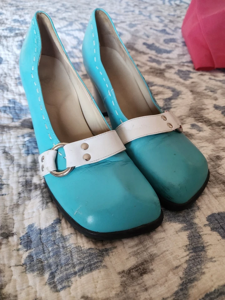 ZAPATOS DE SALÓN JOHN FLUEVOG CHOICE VANNY 9 8,5 TACÓN CORAZÓN CUERO PIN UP AZUL Y BLANCO Foto 1 de 4