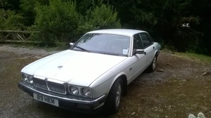 XJ40 XJ6 JAguar 2.9..1989..genuine 91,000 miles spares or repairs - Picture 1 of 12
