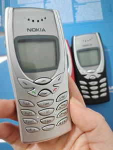 Nokia 8250 Classic Retro Phone All Colours Unlocked  GSM 900 / 1800 Mobile Phone - Picture 1 of 19