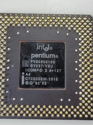 Vintage INTEL PENTIUM i166 FV80502166 SY037/VSU SOCKET 7 CPU - Image 1 of 4