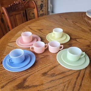 Vintage Hazel Atlas Kinder Moderntone Geschirrset Milchglas mit Farbglasur... - Bild 1 von 21