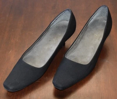 Zapatos de tacón de gatito AEROSOLES para mujer de tela de lino negro mate de 2" 6,5 M #95222-3 Foto 1 de 4