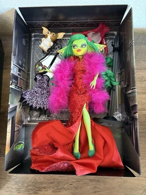 Mattel Monster High Skullector Greta Gremlin Doll & Gizmo plus Extra Red Gown! - Image 1 of 4