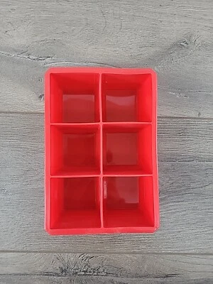 Houdini Silicone Red Ice Cube Tray | New Open Box - Image 1 of 4