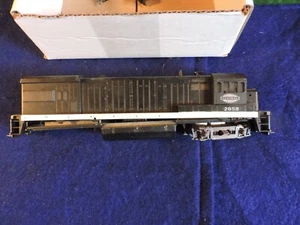 Athearn HO New York Central #2858 Powered Diesel Locomotive~Needs Wheels Repair - Picture 1 of 5