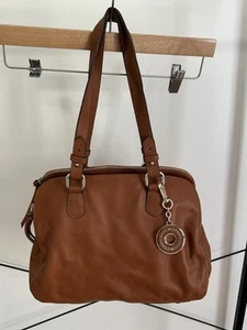 ISAAC MIZRAHI Bridgehampton Tan Leather Triple Zip Purse Genuine Leather w Charm - Picture 1 of 16
