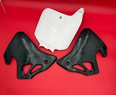 Honda CR125R CR125 1997 97 OEM CUBIERTA DEL RADIADOR DERECHA E IZQUIERDA CUBIERTA PLÁSTICO Foto 1 de 4