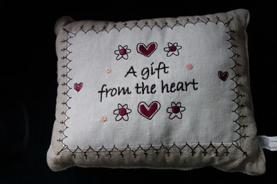 Sentiments Embroidered Keepsake Cushion "A Gift From The Heart" 10"x8" new - Image 1 of 3