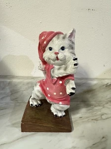 White Cat Kitty in Pajamas Pjs Door Stopper Resin Home Decorative Book End - Picture 1 of 6