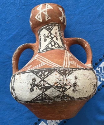 ANCIENNE CRUCHE TERRE CUITE AFRIQUE DU NORD TOUAREG BERBERE JOLIMENT PEINTE - Photo 1/4