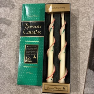 NUOVA COPPIA CANDELE VINTAGE DISEGNI CERA D'API 12" CONICHE SPIRALE TORSIONE Natale Agrifoglio - Foto 1 di 5