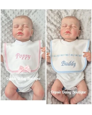 OOPSIE DAISY BOUTIQUE ONLINE Babero bebé español personalizado niños niñas