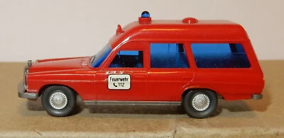 Micro WIKING Ho 1/87 Mercedes Benz 200 Binz Ambulance Feuerwehr Fire No Box - Image 1 of 4
