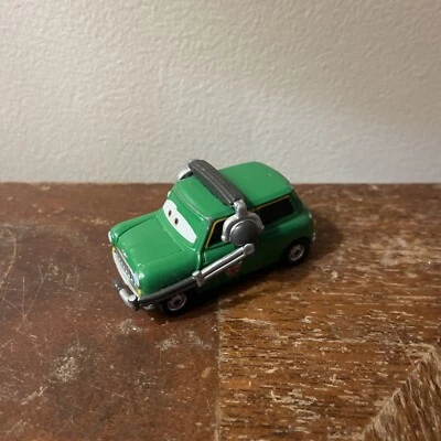 Disney Pixar Cars 2 - NIGEL GEARSLEY’S CREW CHIEF AUSTIN LITTLETON 1:55 Diecast - Image 1 of 4