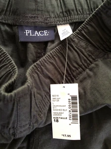 The Children's Place Black Pull On Shorts Cargo NEW Boys Size 18 List $17.95 NWT - Picture 1 of 3
