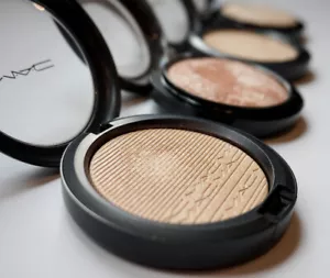 MAC Extra Dimension Skinfinish Poudre Lumiere Evidenziatore in Polvere 0,31 oz/9 g - Foto 1 di 4