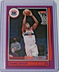 2021-22 Panini NBA Hoops púrpura paralelo Thomas Bryant dañado envío gratuito - Imagen 1 de 1