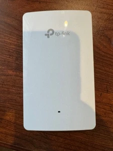 TP-Link Omada EAP225 Wall V2.8 AC1200 Wireless Access Point - With Bracket - Afbeelding 1 van 3
