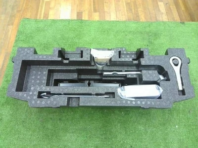 Kit de herramientas DAIHATSU Tanto 2020 6BA-LA650S [usado] [PA96136111] Foto 1 de 2