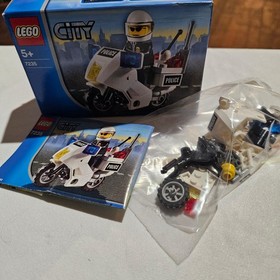LEGO City Police Set 7235 Police Motorcycle Black/Green Sticker COMPLETE Officer