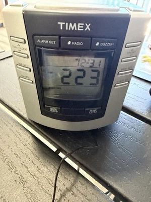 VGC Timex Auto-Set Dual Alarm Digital Clock Radio T301B LED Backlit Batt Travel - Image 1 of 4