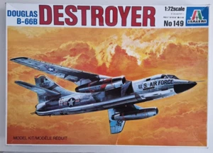 ITALERI 1/72 DOUGLAS B-66B DESTROYER. Modellbausatz. Nr 149 - Bild 1 von 3