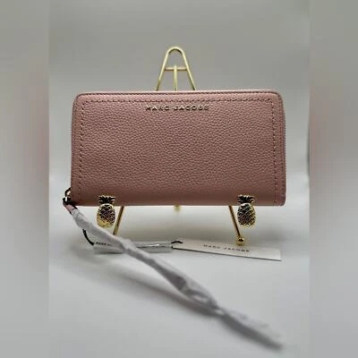 Cartera/muñequera Marc Jacobs The Groove de cuero con cremallera continental en látigo de melocotón Foto 1 de 4